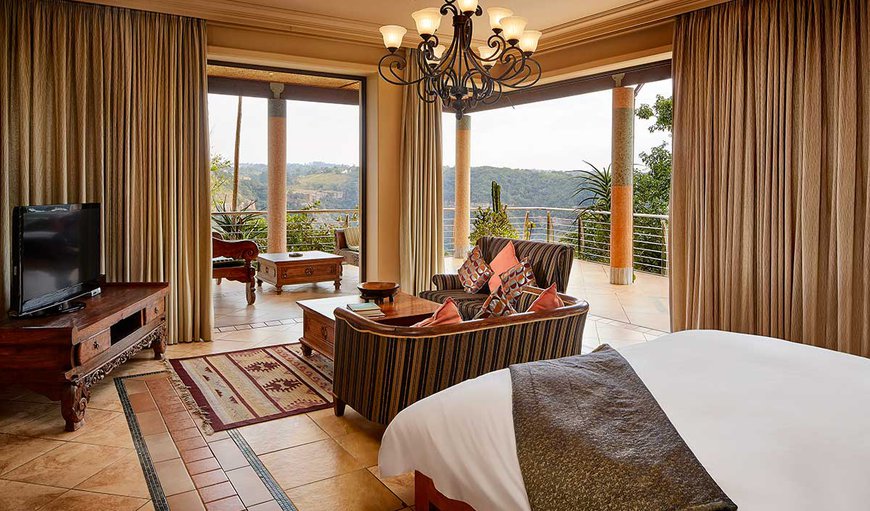 Presidential Suite: Presidential Suite: The only suite with a front view overlooking the Kloof Gorge and Krantzkloof Nature Reserve.