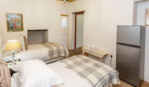 Room 4 - One Double Bed & 2 x Single Bed photo 60