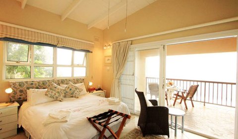 Queen: B&B room with stunningh sea views