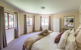 Kamberg Valley Hideaway image