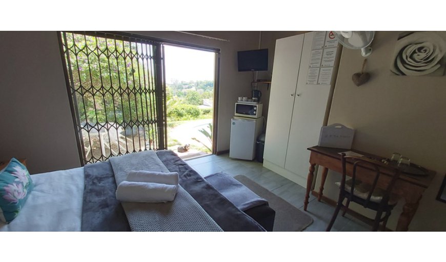 Queen room with garden view: Queen room with loft