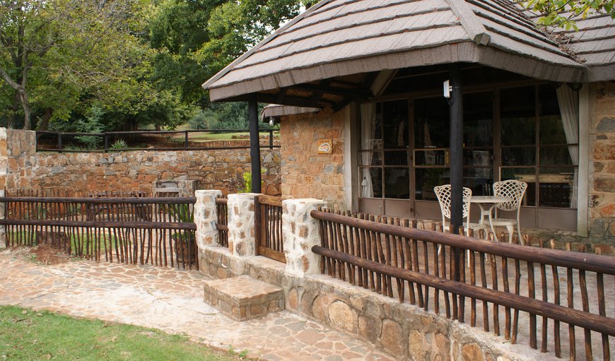 Golden Cabin - Double: Fenced off Patio