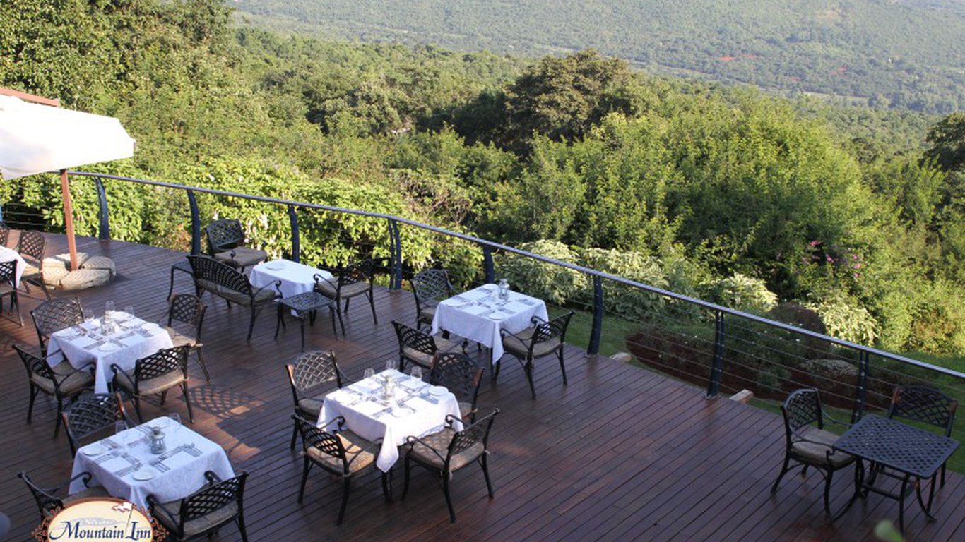 Mountain Inn Country Hotel in Louis Trichardt — Best Price Guaranteed