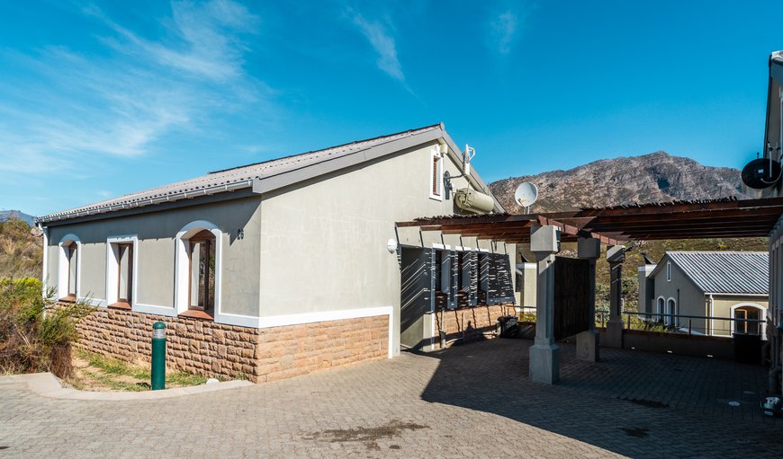 6 Sleeper Villa Slanghoek B: Exterior