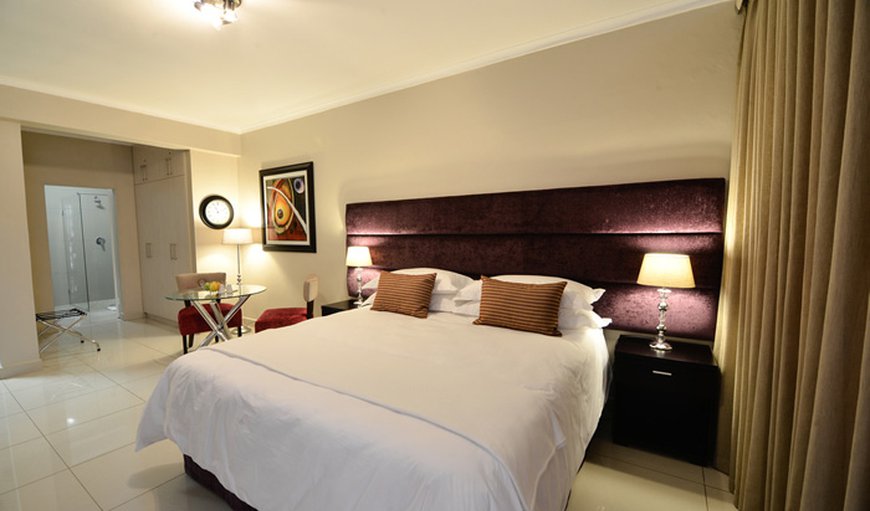The luxurious and spacious self-catering studio apartment with king sized bed in Vredenburg, Western Cape, South Africa
