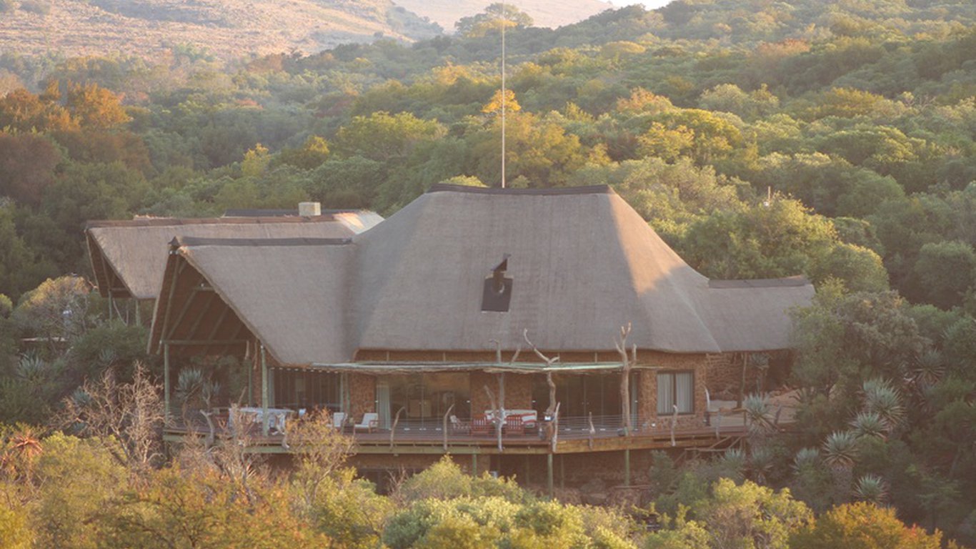 Iwamanzi Game Lodge in Koster — Best Price Guaranteed