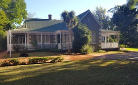 Bellevue Manor Guest House image