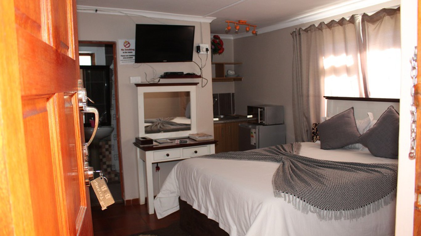 La Teranga Bed And Breakfast In Kokstad Best Price Guaranteed - 