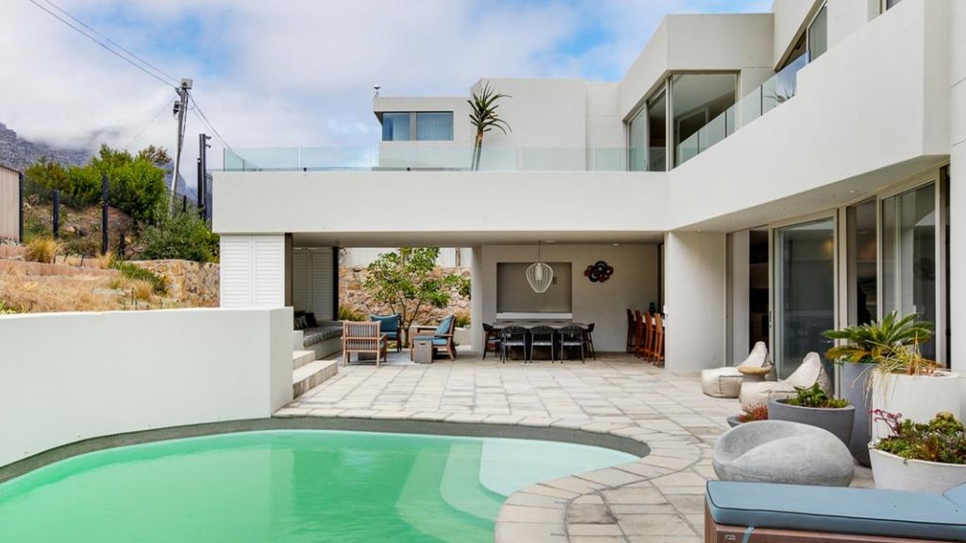 Hely Views In Camps Bay Cape Town Best Price Guaranteed - 