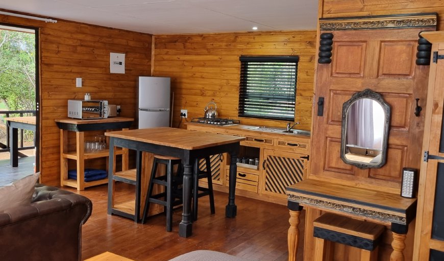 The Jackalberry Cabin: The Jackalberry Cabin - Kitchen