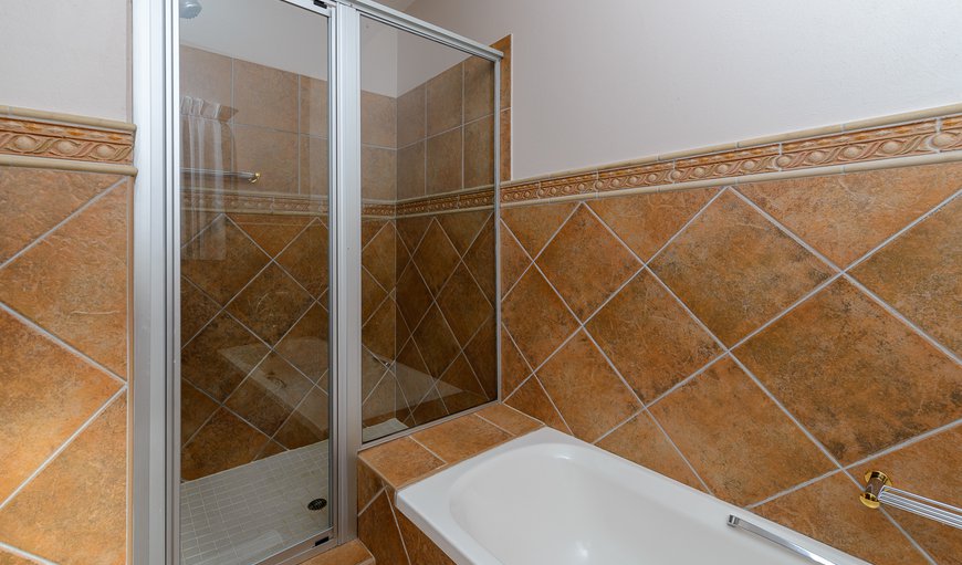 3 Bedroom Superior 14101: Bathroom