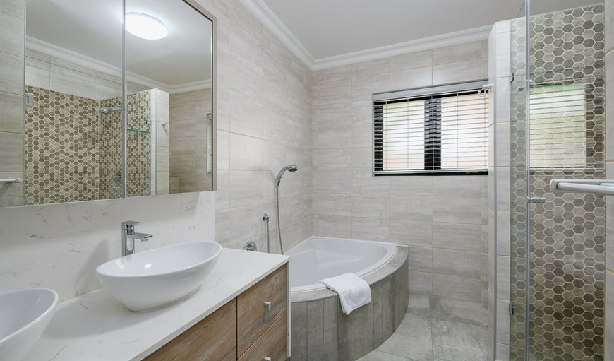 4 Bedroom Luxury 14109: Bathroom