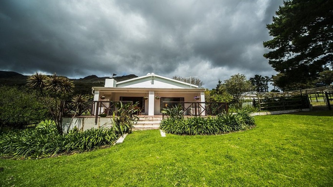 High Season Luxury Farm Cottages Paddock In Hemel En Aarde Estate