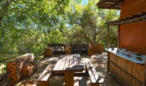 Red Earth Farmhouse: Braai area