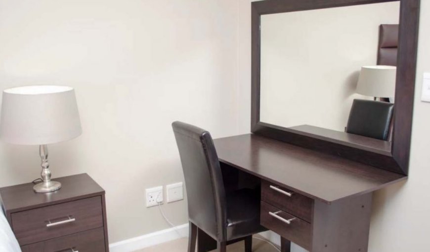 1 Bedroom Apartment - Knightsbridge: Dressing Table