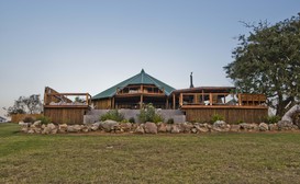 Silverstreams Lodge and Cottage image