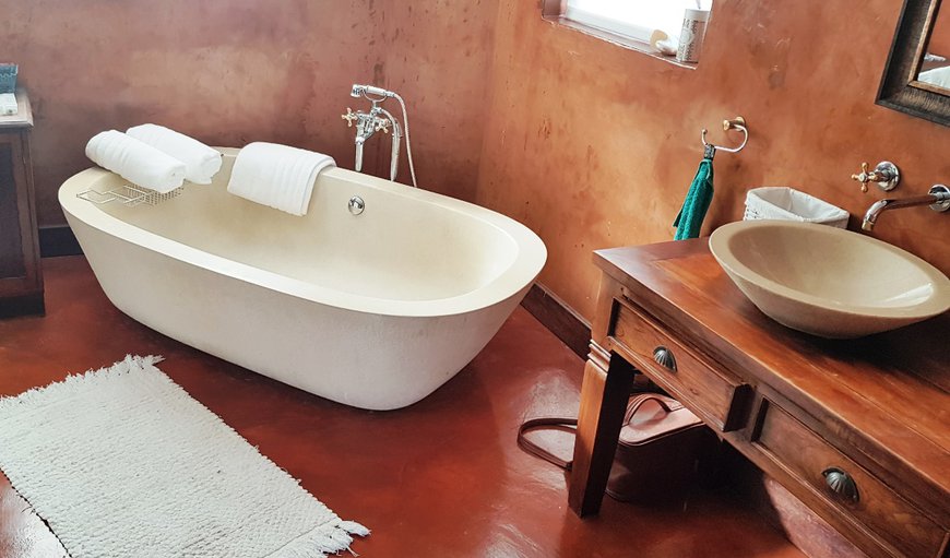 Casa De Palmera, Langebaan, 6 Sleeper: Tub in bathroom