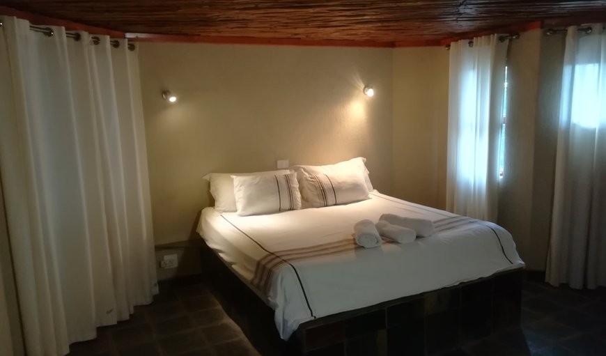 Gecko Lodge and cottage: All bedrooms have double beds while the loft area has a double bed and 2 single beds