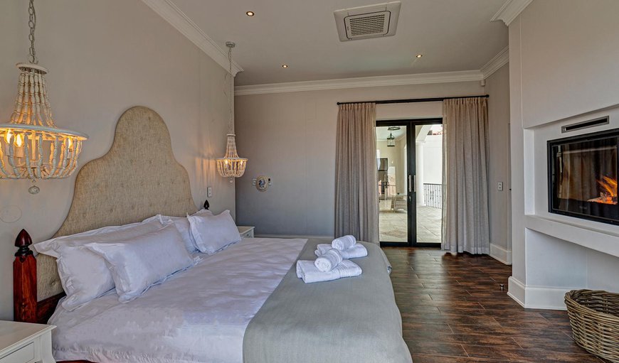 Luxury Suite: Suite - This suite is tastefully furnished with a comfortable king size bed