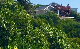 House on the Hill, Paradise beach image