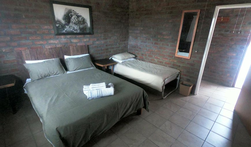 Leeurivier Veldhuis: Rooms 1 and 3 each have a queen size bed and a single bed