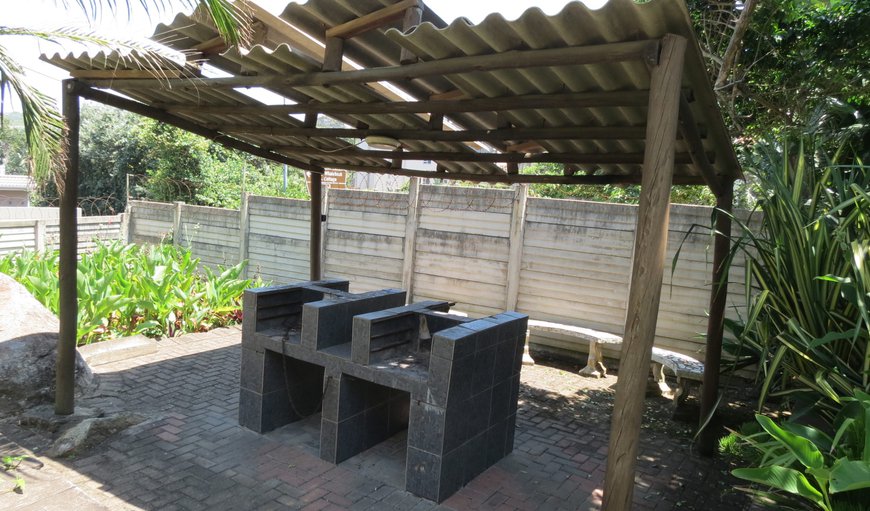 The complex offers a communal braai area in the garden