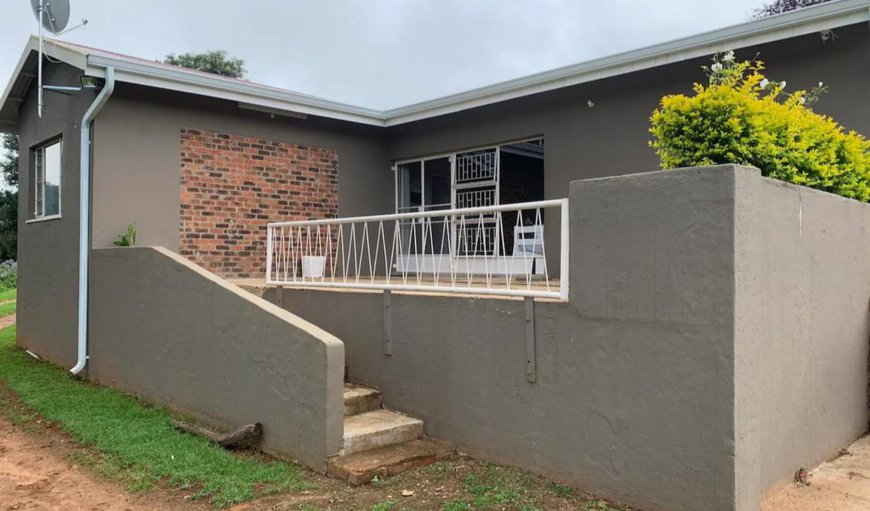 Family Holiday Home: Balcony/Terrace