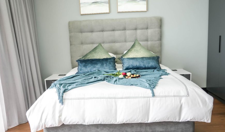 Ultra Luxury 2-Bedroom Apartment: Bed