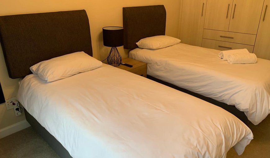 Standard Twin Room: Bed