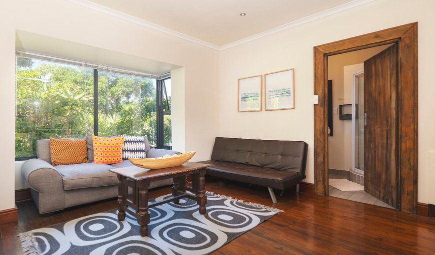 Upstairs Apartment: Seating area