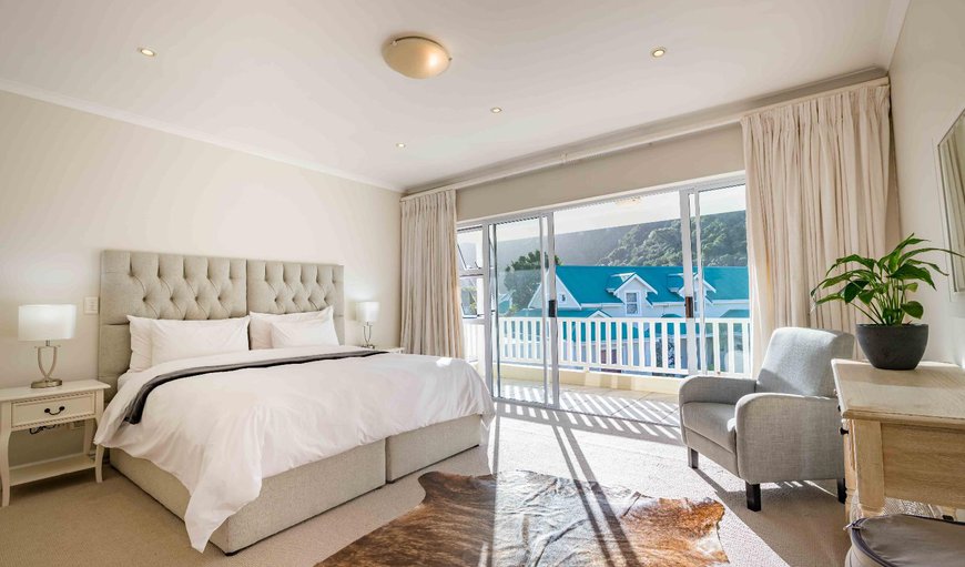 Luxury Holiday Home: Bed