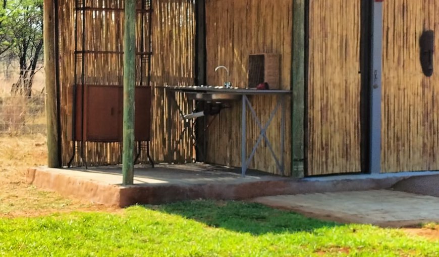 Olive-Tree Campsite: Kitchen area