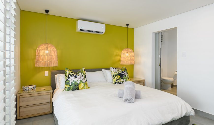 Penthouse @ Stirling Place: Main bedroom with Air-Con