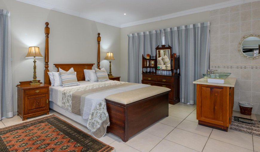 Classic Six-bedroom Villa: Bed