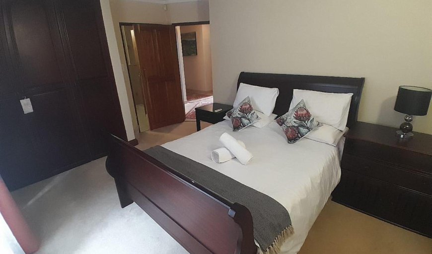 Executive En-Suite Room: Bed