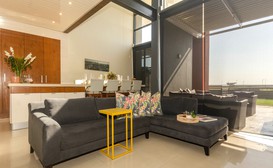 Quayside Waterfront Apartment image