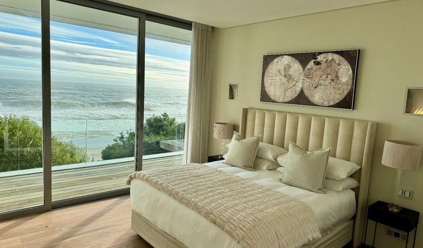 Luxury Villa in Camps Bay: Bed