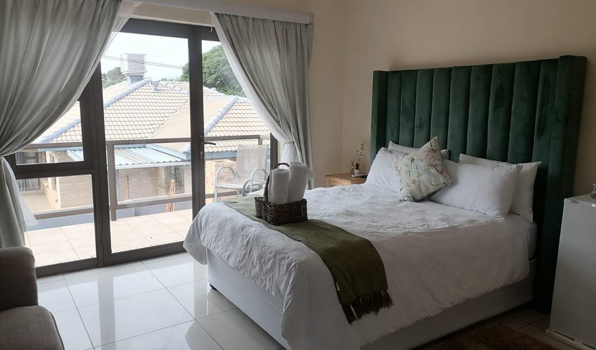 Deluxe Double Room with Balcony: Photo of the whole room