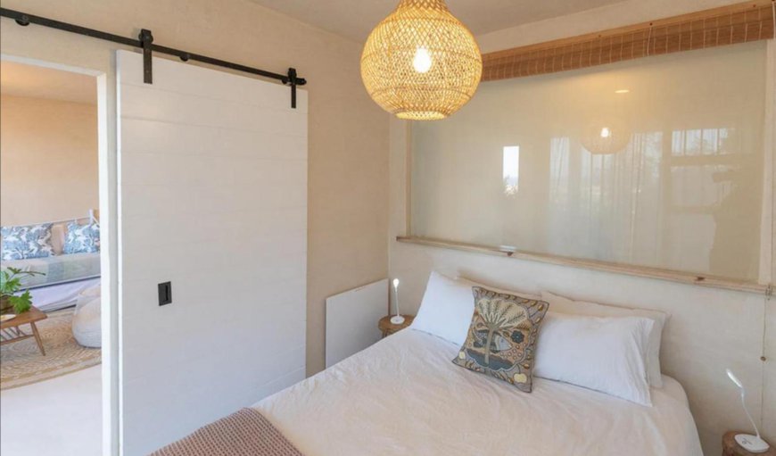 Luxury One-Bedroom Apartment: Bed