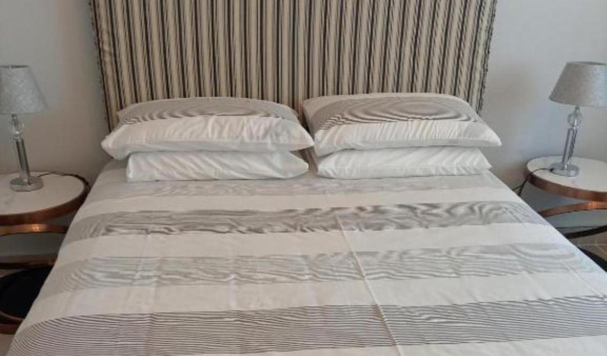 Standard Double Room: Bed