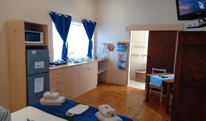 Double Room: Kitchenette