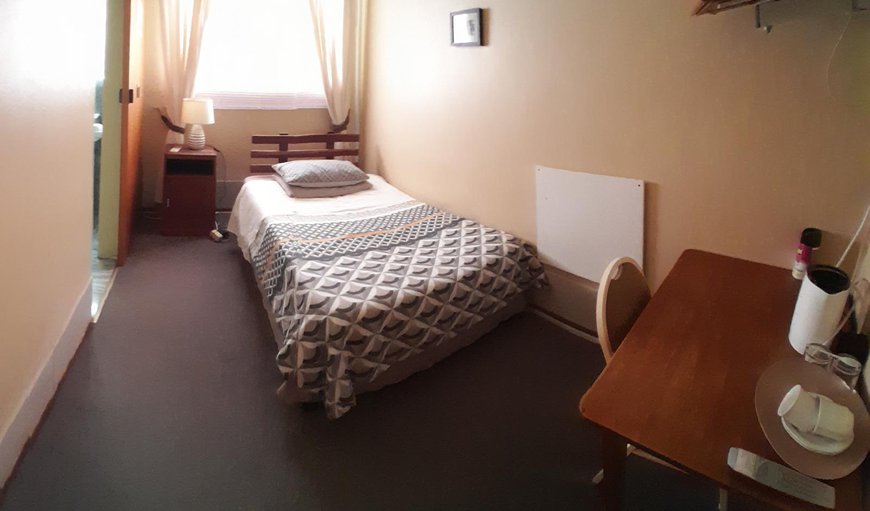 Standard Single Room: Photo of the whole room