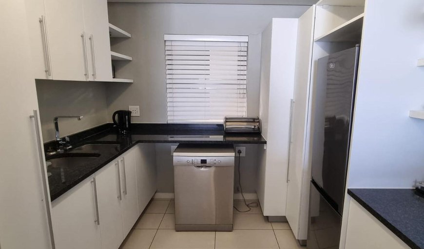 1 Bedroom Apartment: Kitchenette