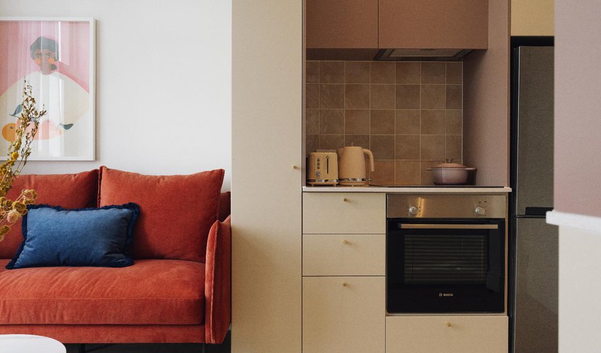 Balcony Suite: Kitchenette