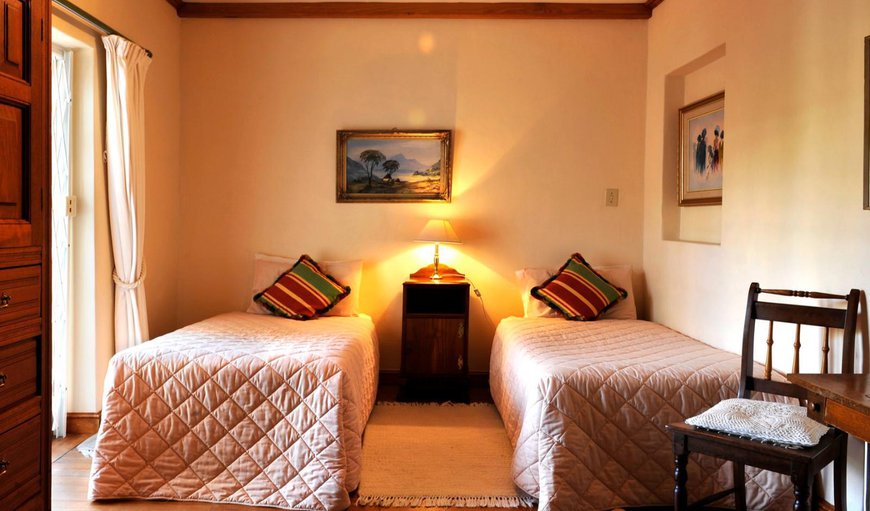 2 Bedroom Cottage - Laragne: Bed