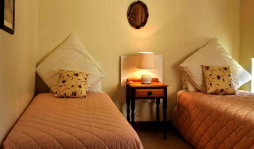 2 Bedroom Cottage - Le Pavillon: Bed