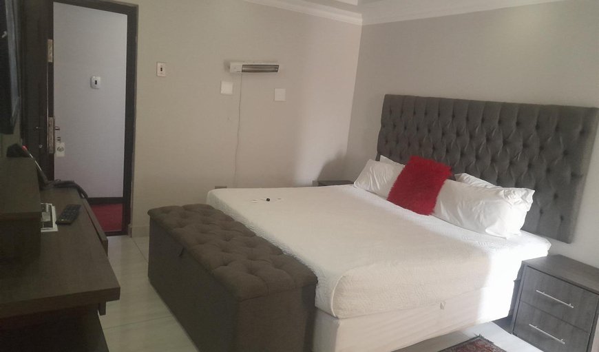 Standard Double Room: Photo of the whole room