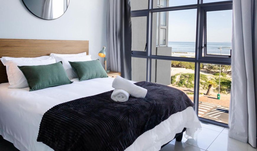 2-Bedroom Ocean View Apartment: Bed