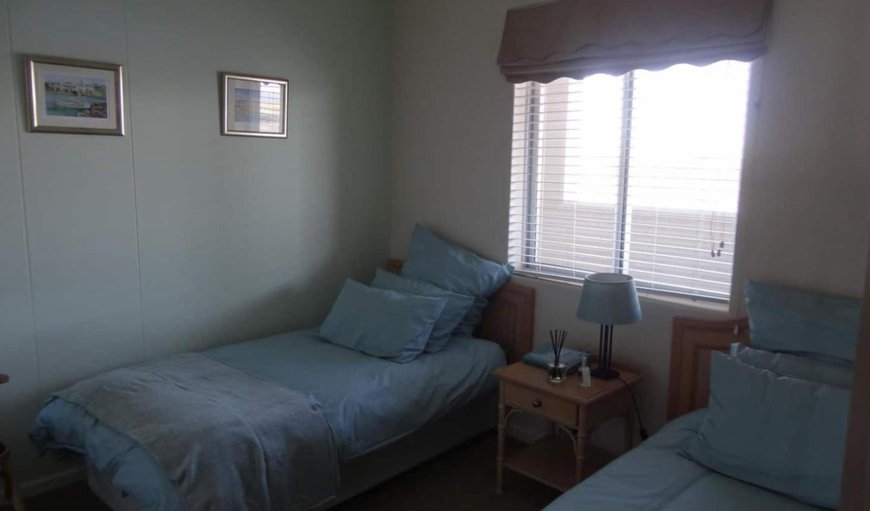 2 Bedroom Ocean View Apartment H206: Bed