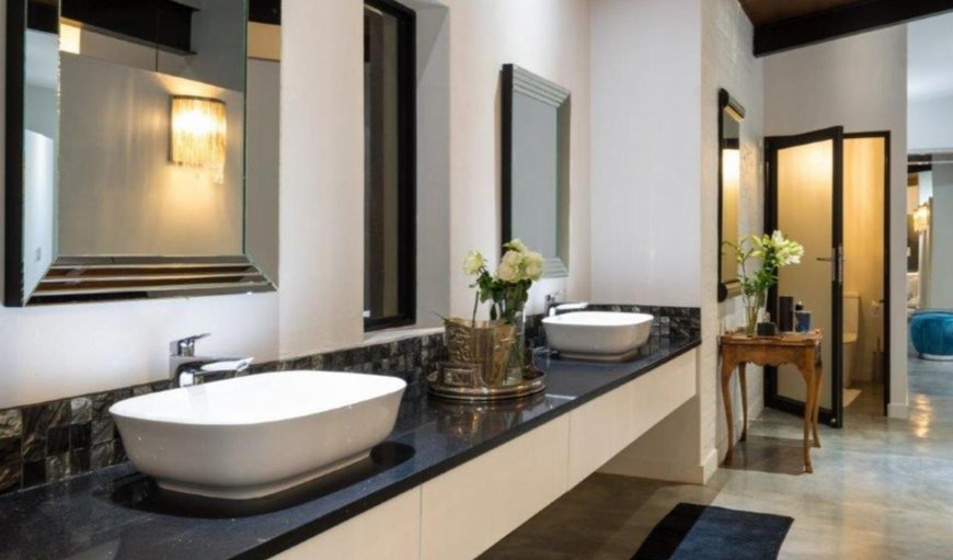 Luxury Holiday Home: Bathroom